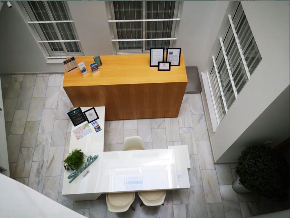 Suites Del Pintor Малага Екстер'єр фото