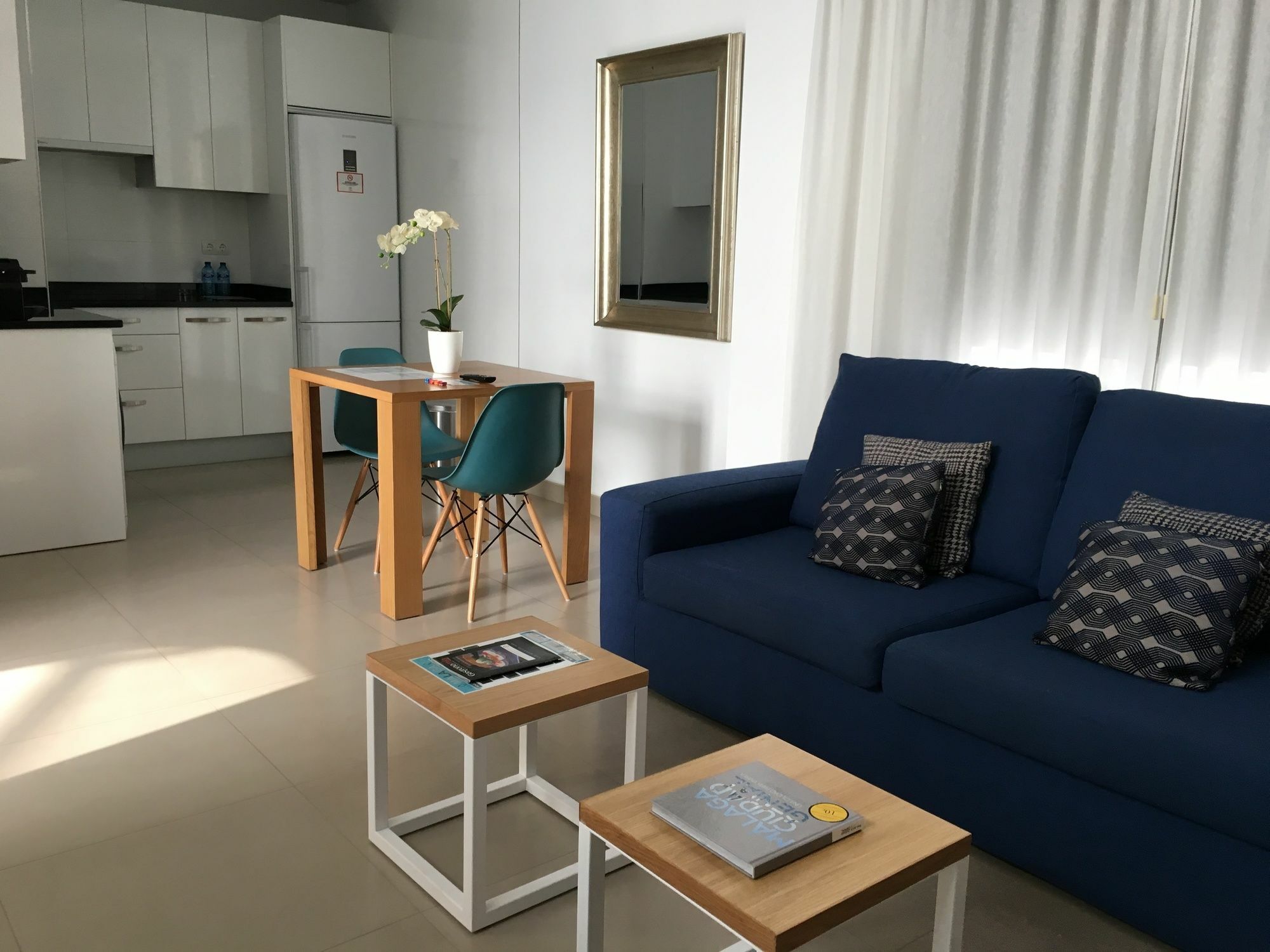 Suites Del Pintor Малага Екстер'єр фото